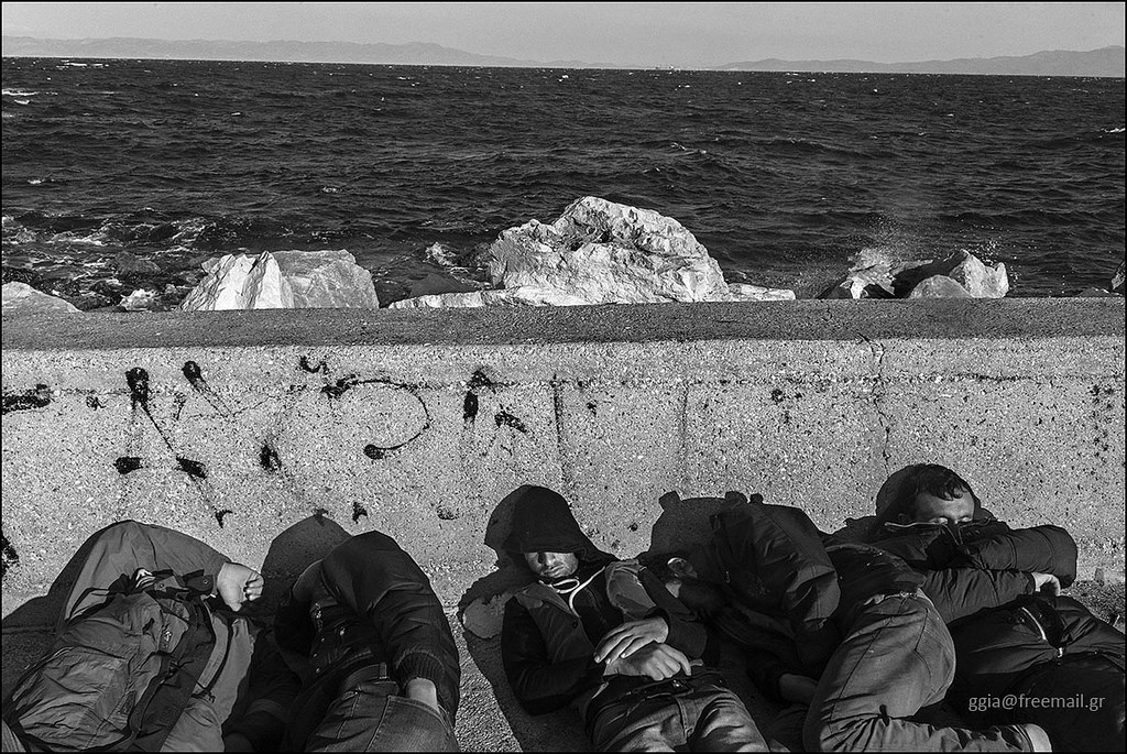 Migranti nel porto di Mitilene, Isola di Lesbo (ggia / Flickr CC) 