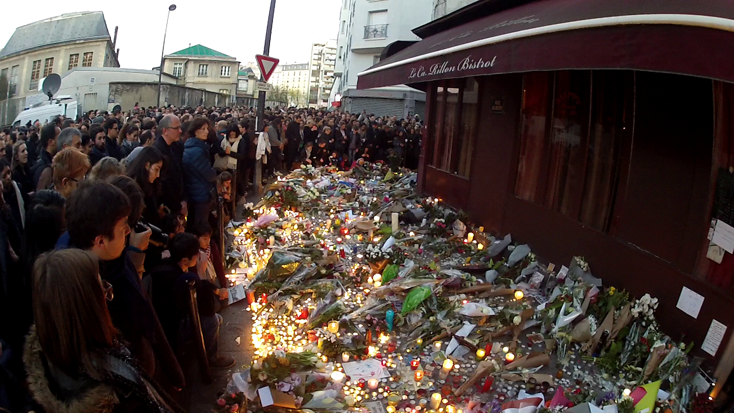 Paris_Aftermath_of_the_November_2015_Paris_attacks